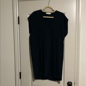 Everlane dark forest  green V-Neck Tunic Top